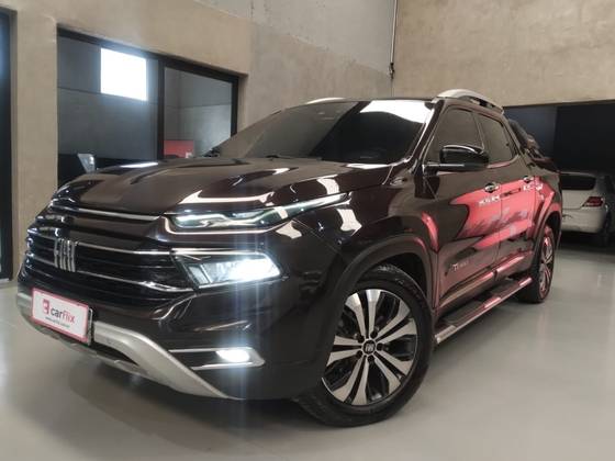 FIAT TORO 2.0 16V TURBO DIESEL VOLCANO 4WD AT9 FIAT TORO 2.0 16V TURBO DIESEL VOLCANO 4WD AT9